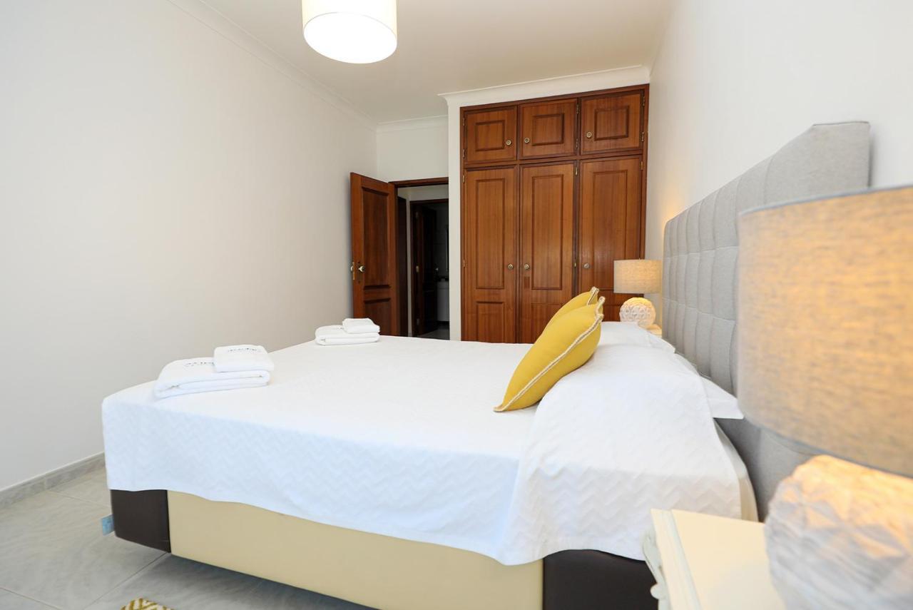 C23 - Parkway Entrance Apartment In Лагос Екстериор снимка