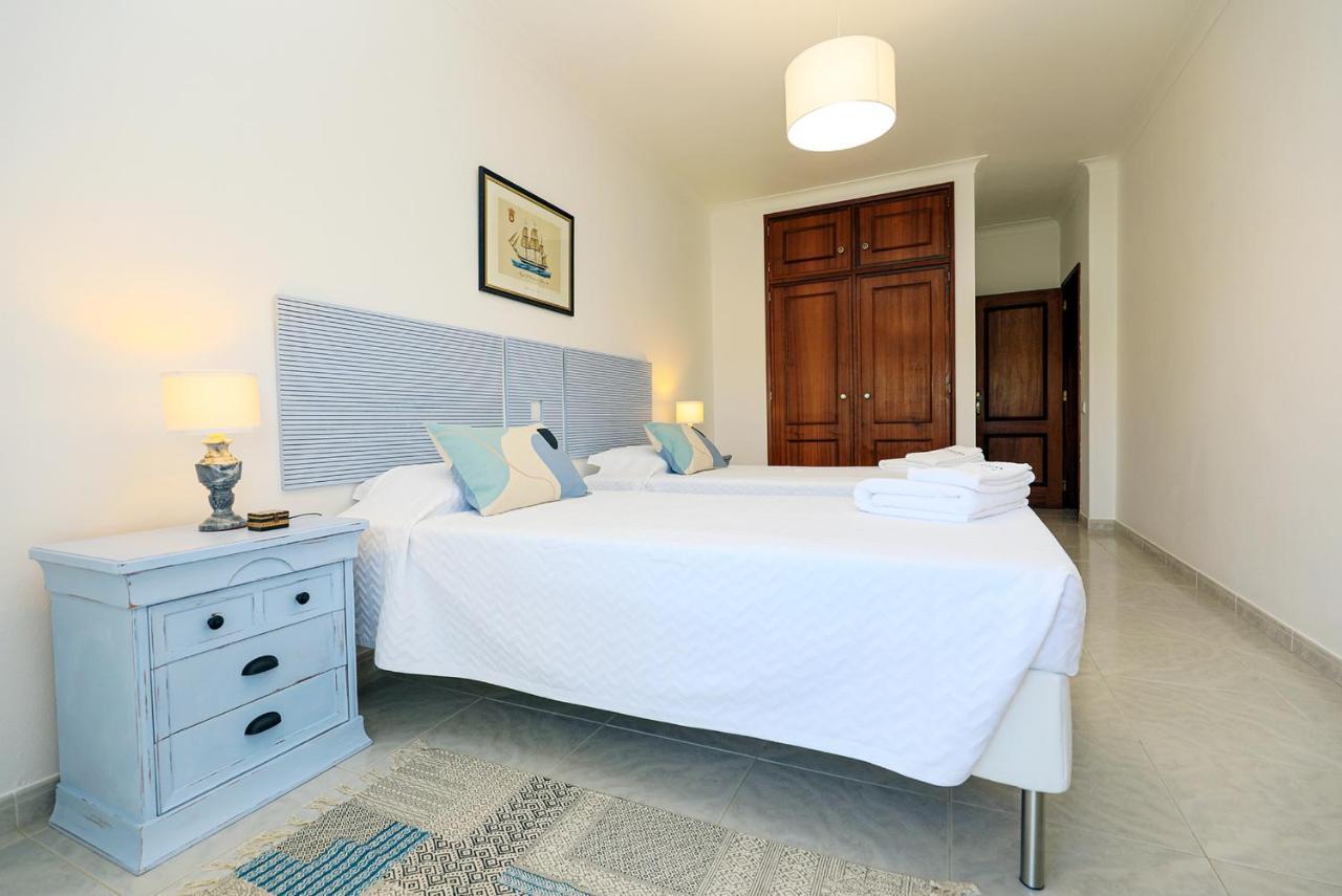 C23 - Parkway Entrance Apartment In Лагос Екстериор снимка
