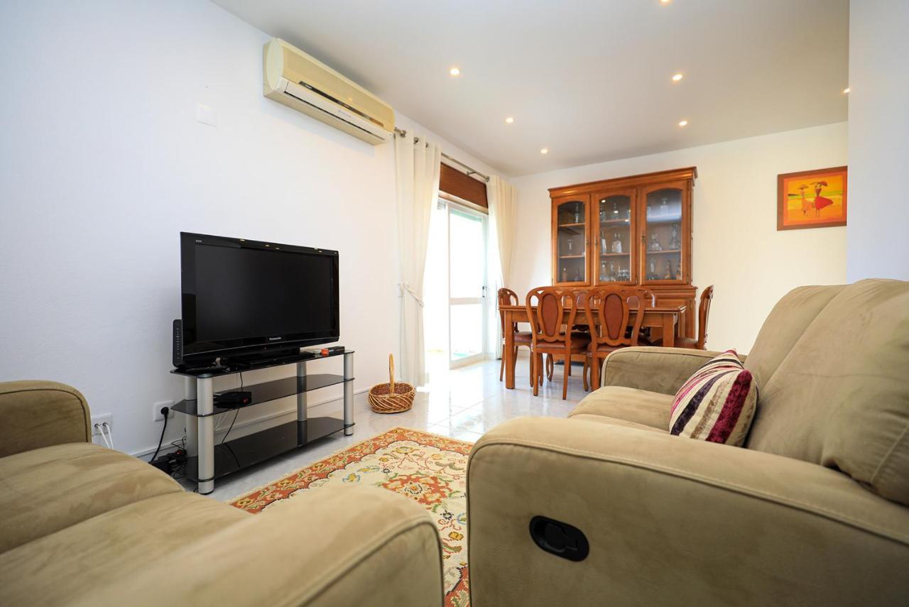 C23 - Parkway Entrance Apartment In Лагос Екстериор снимка