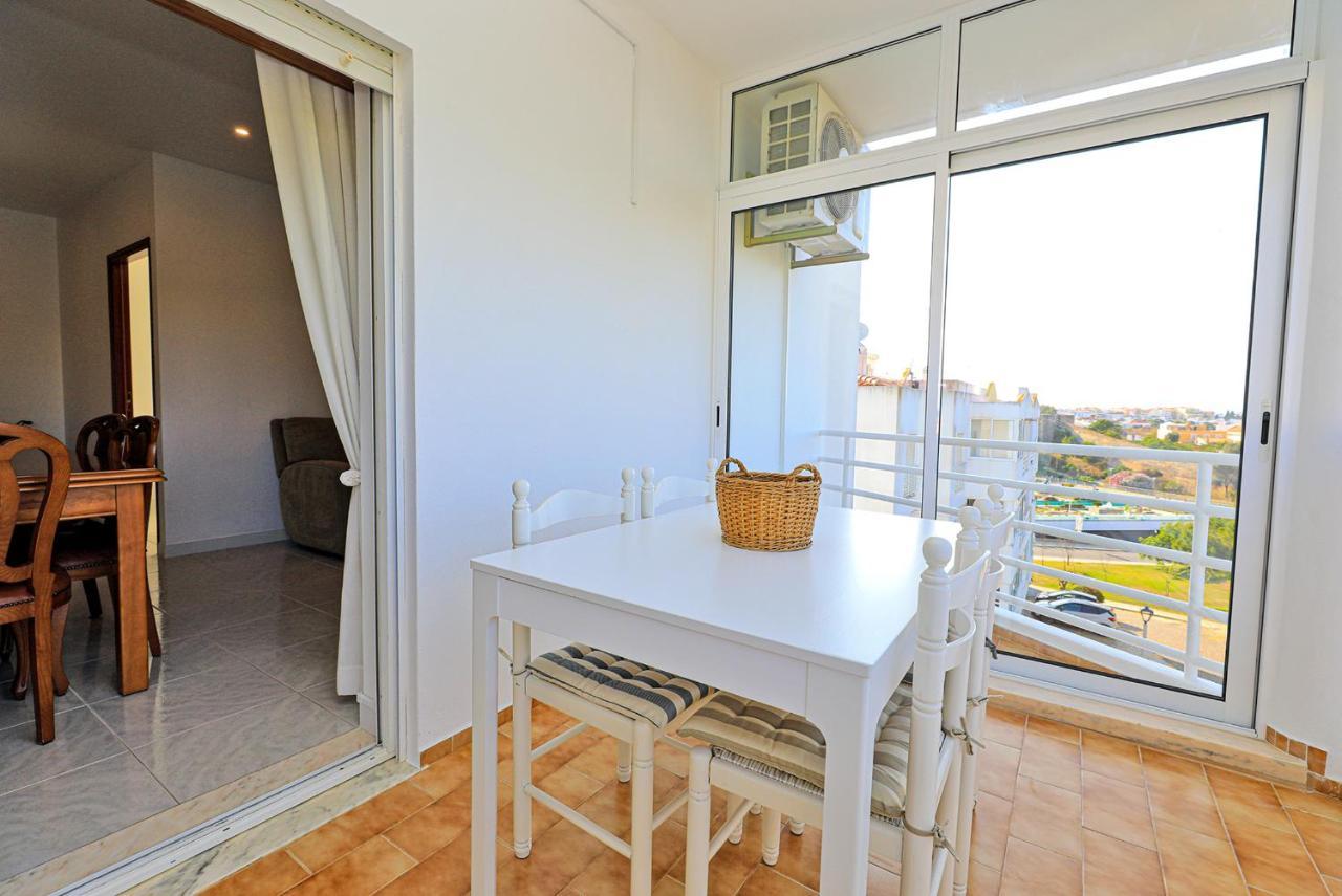 C23 - Parkway Entrance Apartment In Лагос Екстериор снимка