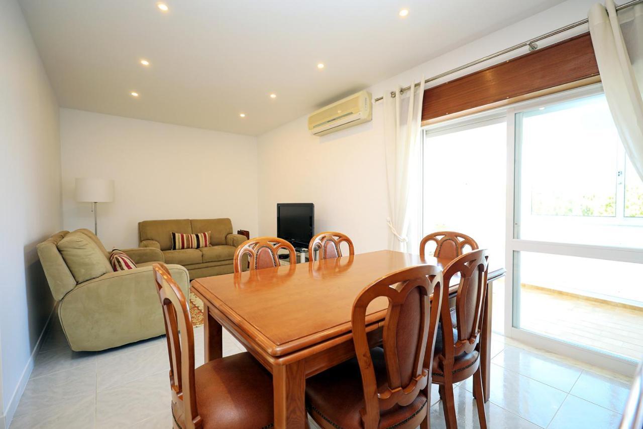 C23 - Parkway Entrance Apartment In Лагос Екстериор снимка